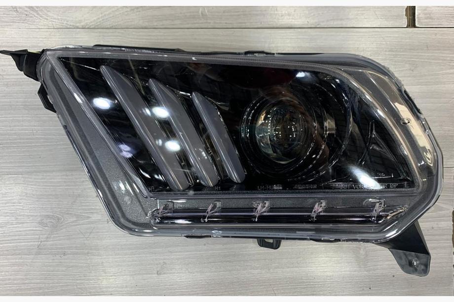 Ford Mustang 2015–2023 Přední světlomety (2 ks, 2010-2015) Image
