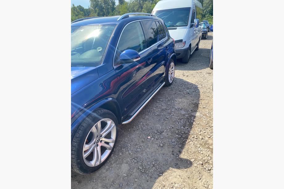 Volkswagen Tiguan 2007–2016 Boční prahy Maydos V2 (2 ks, nerez) Image