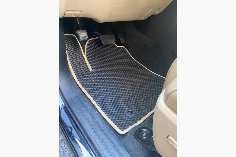Toyota Sequoia 2007–2022 Polyuretanové autokoberce 3 řady (EVA, černé) Image
