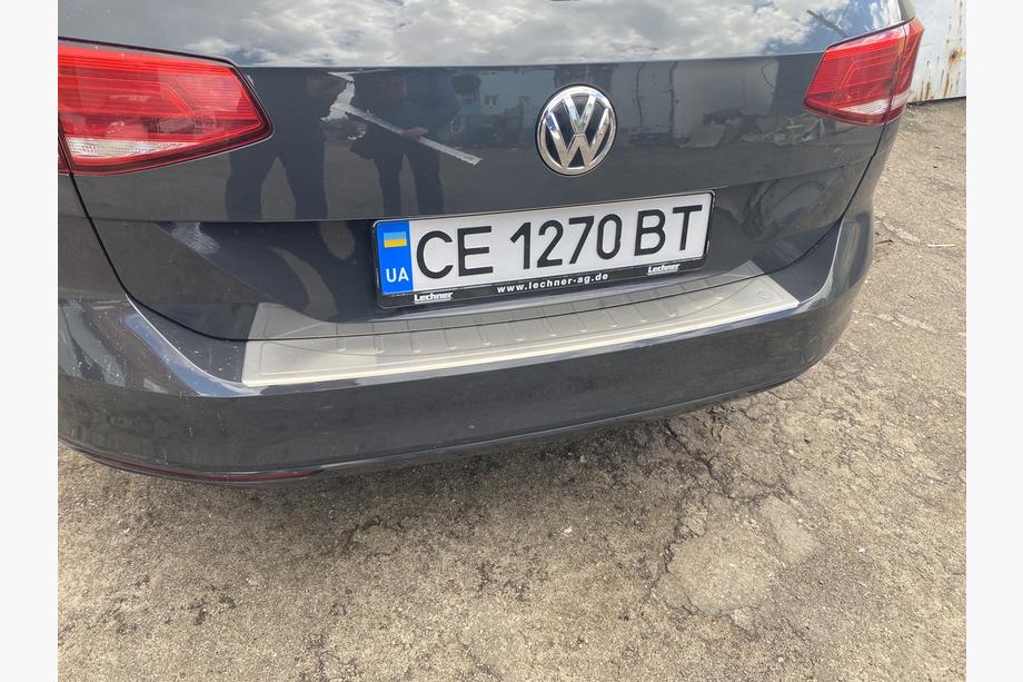 Volkswagen Passat B8 2015–2023 Ochranná lišta na zadní nárazník OmsaLine (nerez) Image