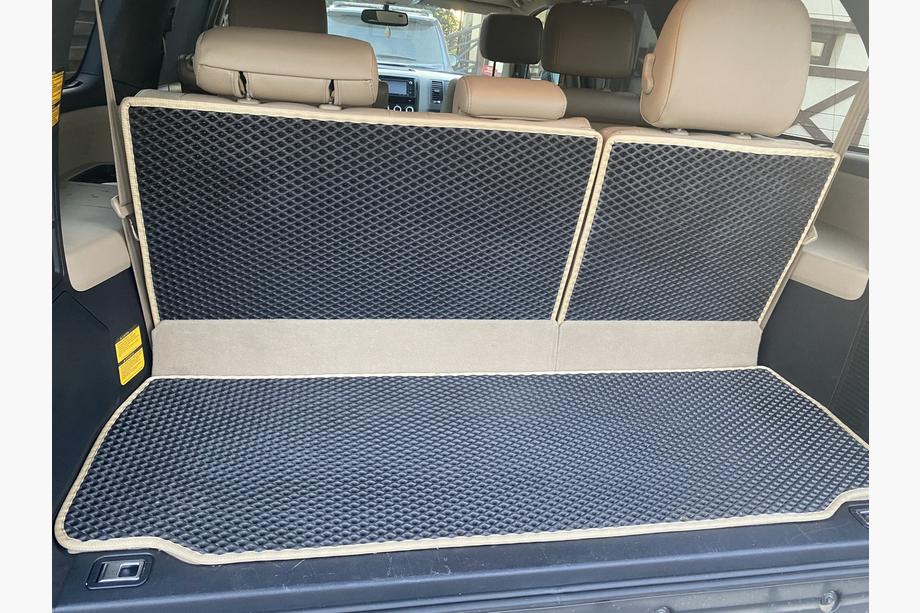 Toyota Sequoia 2007–2022 EVA rohože do kufru (černé) Image
