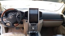 Toyota Land Cruiser 200 2007–2021 Multimediální autorádio 2015+ (Tesla styl, 16" displej) fotografie 2