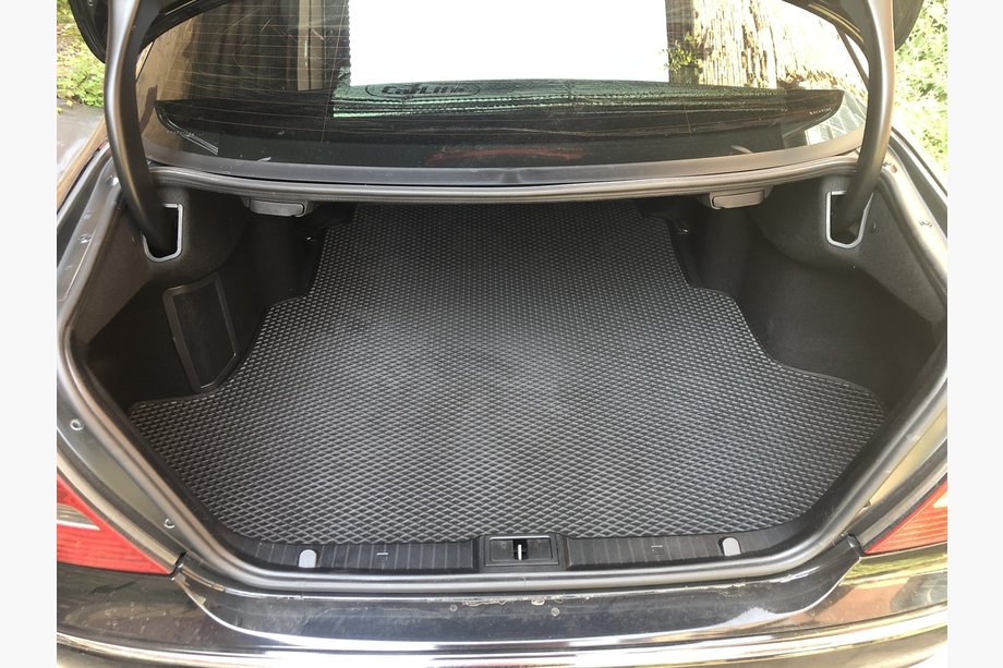 Mercedes E-class W211 2002–2009 Vana do kufru (EVA, černá) Sedan Fotografie 1