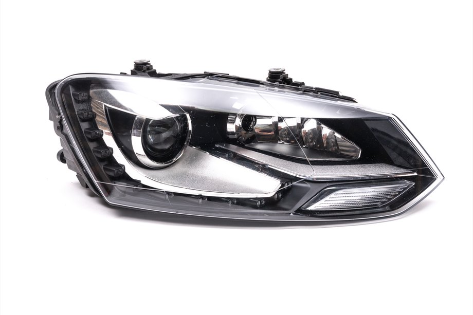 Volkswagen Polo 2010–2017 Přední LED světlomet (2014-2017, pravý, originál, použitý) Image