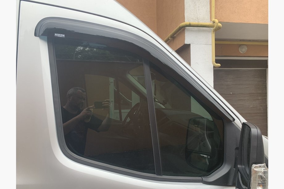 Ford Transit 2014– Ofuky oken Niken (2 ks) Image