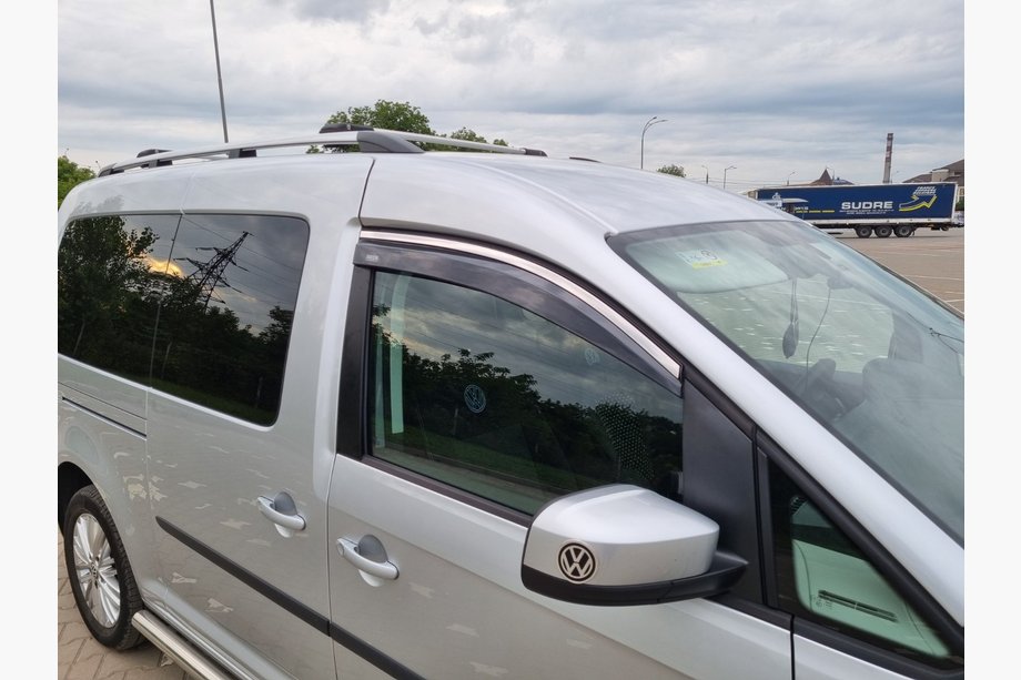Volkswagen Caddy 2010–2015 Ofuky oken s chromovou lištou (2 ks, Niken) Image