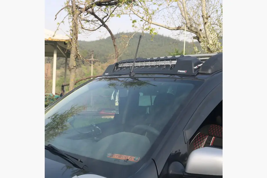 Isuzu D-Max 2019– Sluneční clona čelního skla V3 (LED) Image