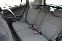 Toyota Rav 4 2013–2018 Autopotahy (eko kůže↗látka, Premium) fotografie 3