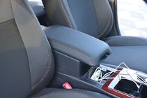 Toyota Camry 2011–2017 Autopotahy (eko kůže↗látka, Premium) fotografie 3