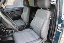 Lada Niva a Urban 1977– Autopotahy SoyuzAuto Premium fotografie 1