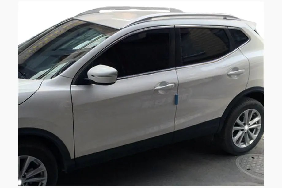 Nissan Qashqai 2014–2021 Originální střešní ližiny Image