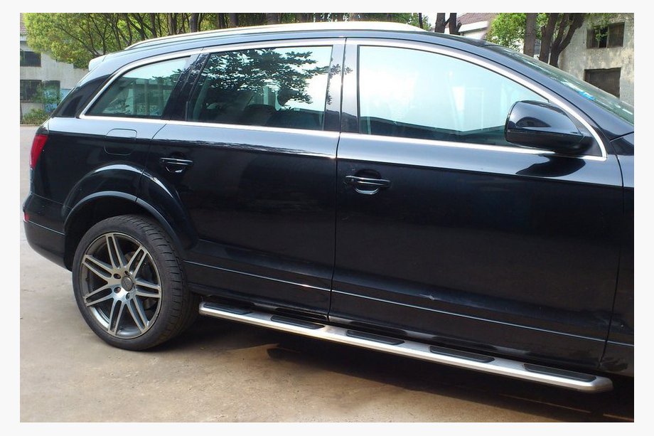 Audi Q7 2005–2015 OEM boční prahy (2 ks, hliník) Image