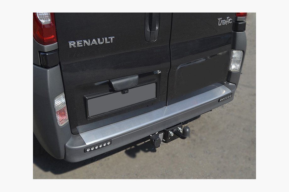 Renault Trafic 2001–2015 Nerezová ochranná lišta na zadní nárazník s ohybem Nataniko Image