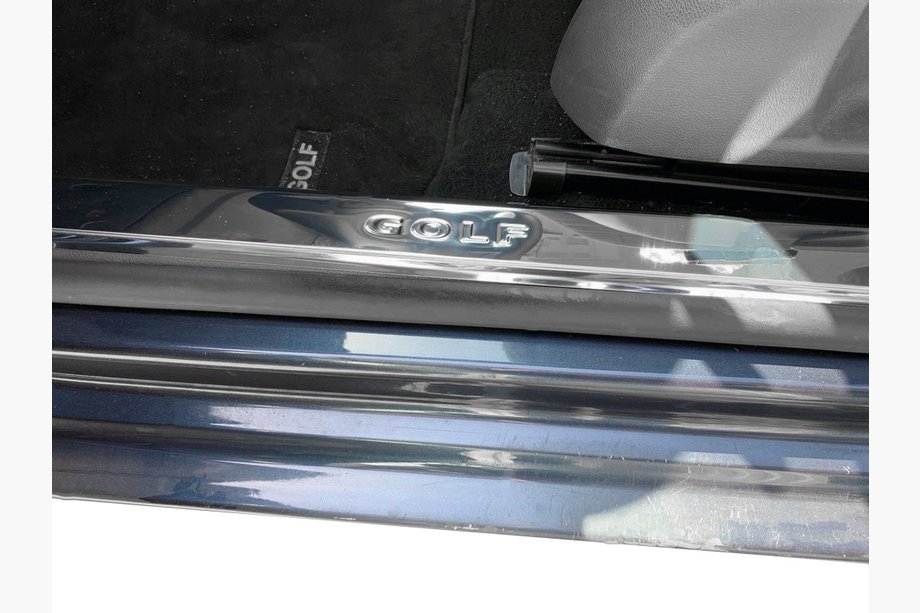 Volkswagen Golf 5 2003–2009 Nerezové kryty vnitřních prahů (2 ks) Image