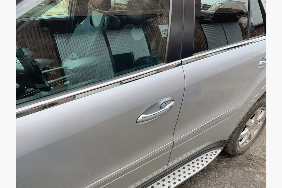 Mercedes ML W164 2005–2011 Vnější okenní lišty (4 ks, nerez) Carmos - turecká ocel Image