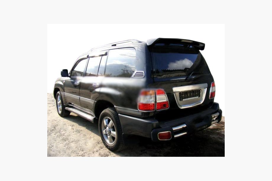 Toyota Land Cruiser 100 1998–2007 Zadní chromová lišta kolem SPZ (plast) Image