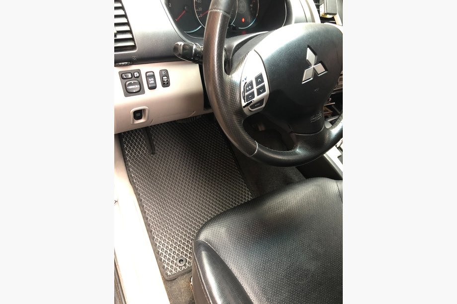 Mitsubishi Pajero Sport 2008–2015 EVA autokoberce (černé) Image