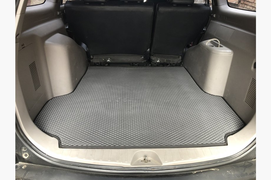 Mitsubishi Pajero Sport 2008–2015 Koberec do kufru (EVA, černý) Image