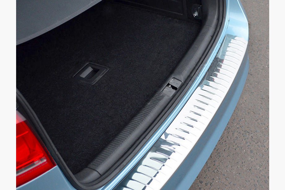 Volkswagen Passat B7 2012–2015 Ochranná lišta zadního nárazníku OmsaLine Lesk (SW, nerez) Image