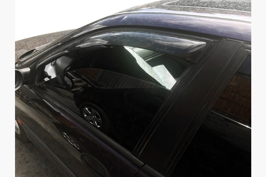 Renault Laguna 1994–2001 Ofuky oken (přední) Image
