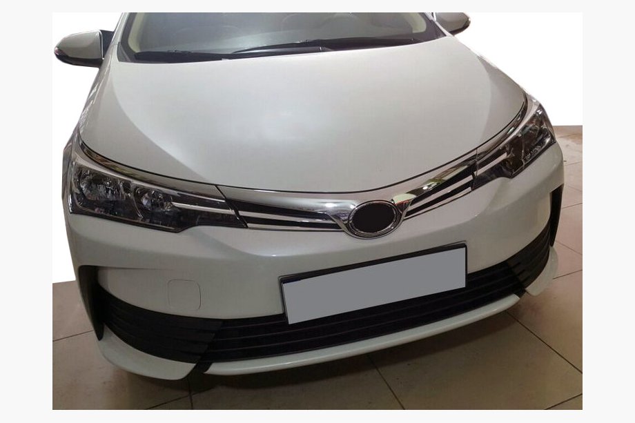 Toyota Corolla 2013–2019 Nerezové lišty na masku chladiče (2017-2019) Image