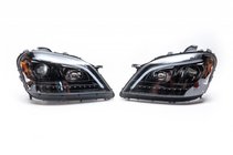 Mercedes ML W164 2005–2011 Přední světlomety s LED prvkem (2005-2008, 2 ks, tmavé) fotografie 1
