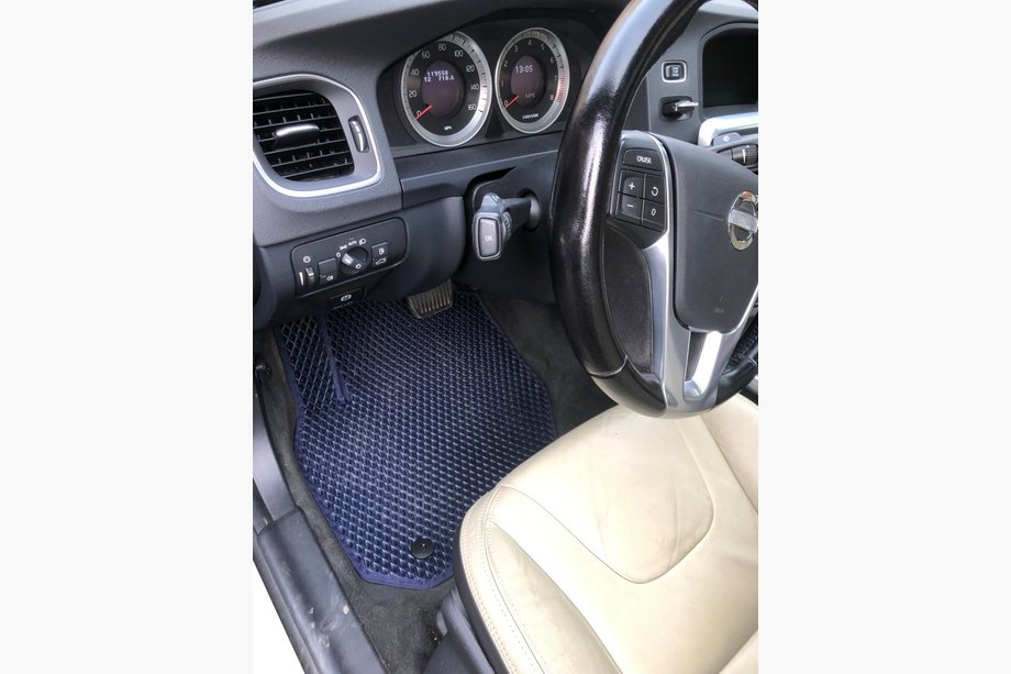 Volvo V60 2011–2018 EVA autokoberce (černé) Image