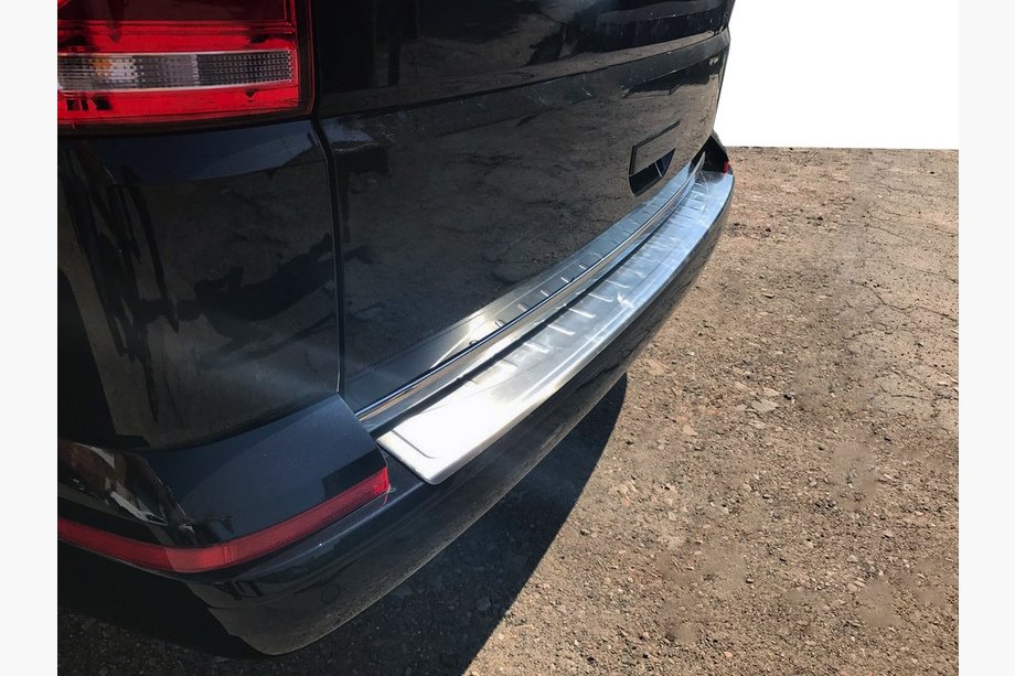 Volkswagen T6 2015–2024 Nerezová lišta na zadní nárazník Omsa matná (1 dveře, nerez) Image