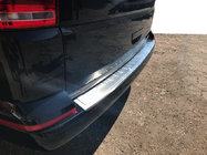 Volkswagen T6 2015–2024 Nerezová lišta na zadní nárazník Omsa matná (1 dveře, nerez) fotografie 1