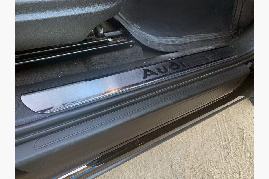 Audi Q5 2008–2017 Chromové kryty vnitřních prahů (4 ks, Carmos) Image