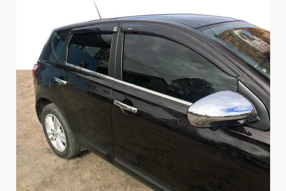 Nissan Qashqai 2010–2014 Vnější lemování (4 ks, nerez) Standardní základna, OmsaLine – italská nerezová ocel Image