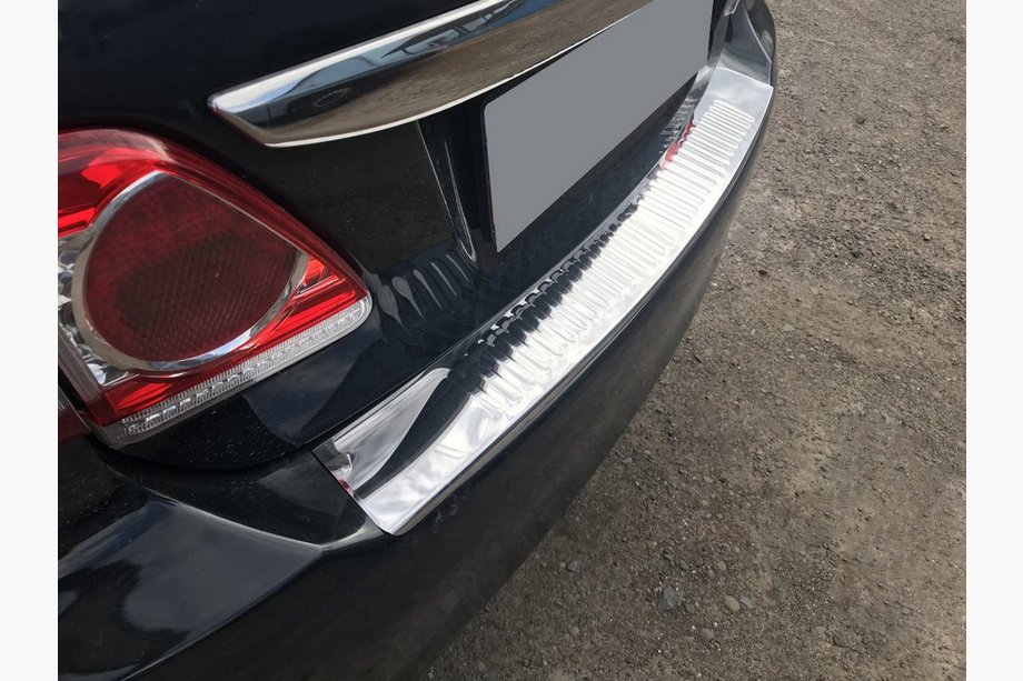 Toyota Corolla 2007–2013 Nerezová ochranná lišta na zadní nárazník Image