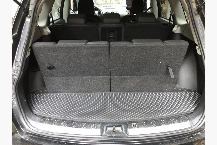 Nissan Qashqai 2007–2010 EVA rohož do kufru pro +2 (krátká, černá) Image