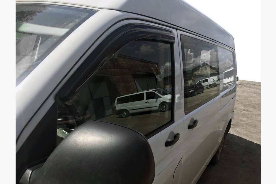 Volkswagen T5 Caravelle 2004–2010 Deflektory oken (2 ks, MyRacing) Image