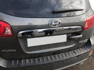 Hyundai Santa Fe 2 2006–2012 Lišta nad SPZ (nerez) fotografie 1