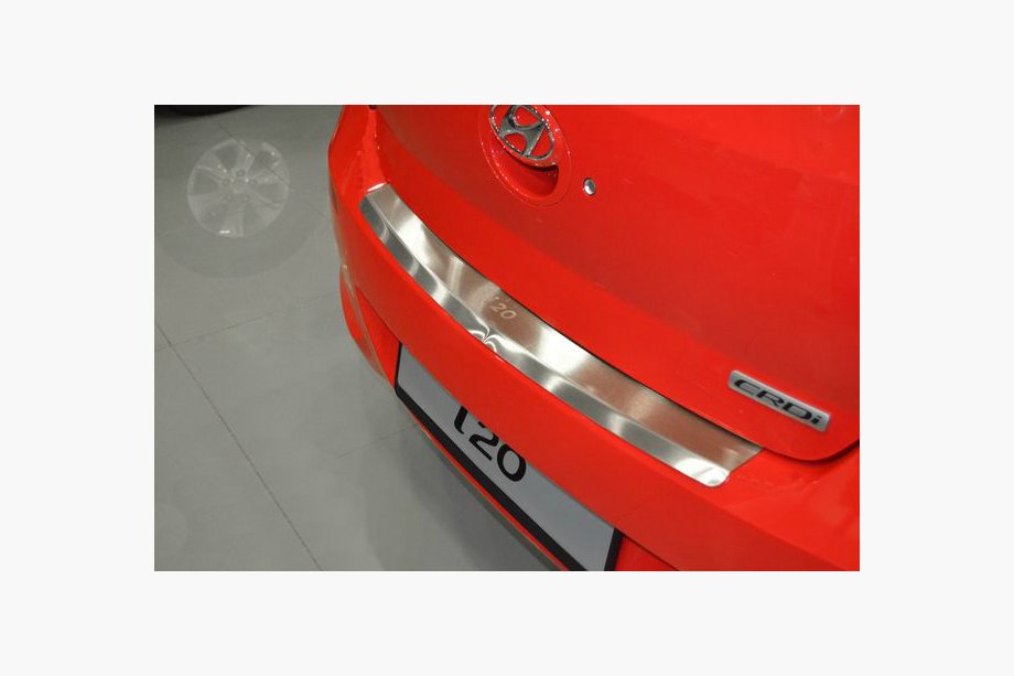 Hyundai I-20 2012–2014 Nerezová ochranná lišta na zadní nárazník s ohybem Natanika Image