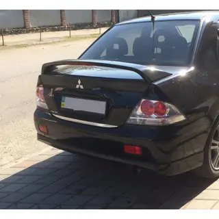 Nerezová lišta na hranu víka kufru fotografie 1