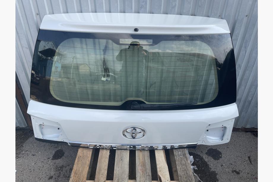 Toyota Land Cruiser 200 2007–2021 Horní víko kufru 2016+ bílé (použité, originál) Image