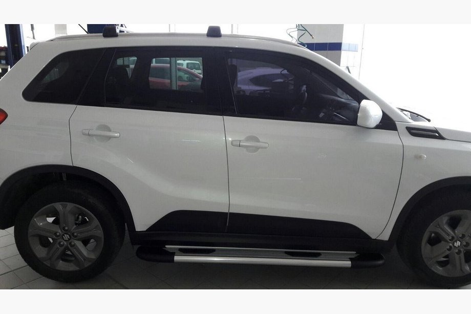 Suzuki Vitara 2015– Boční nášlapy Bosphorus OLD Grey (2 ks, hliník) Image