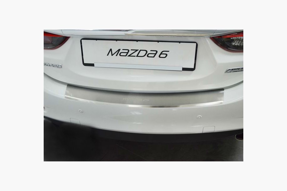 Mazda 6 2012–2024 Nerezová ochranná lišta zadního nárazníku s ohybem Nataniko (4D) Image