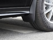 Mercedes GLE W167 2018– Prémiové zástěrky (lakované rozšíření lemů blatníků, verze bez bočních nášlapů, 4 ks) fotografie 1