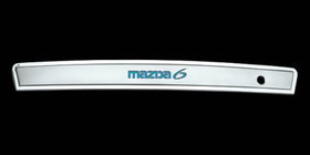 Mazda 6 2003–2008 Chromová lišta s modrým podsvícením (plast) fotografie 1