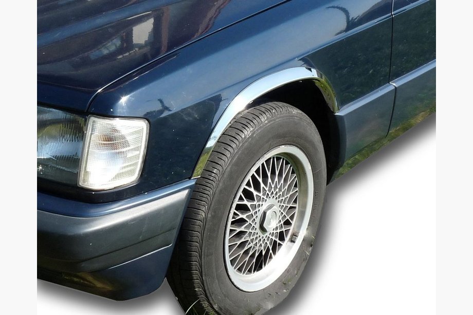 Mercedes W201 (190) 1982–1993 Lemy blatníků 1988-1993 (4 ks, nerez) Image