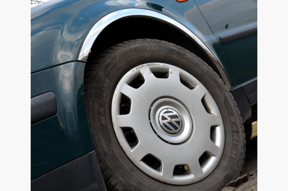 Volkswagen Passat B5 1997–2005 Nerezové lišty na lemy blatníků (4 ks) Sedan, 1996-2000 Image