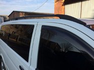 Mercedes Viano 2004–2014 Černé střešní ližiny ELITE (plastová noha) Krátký rozvor (Short, Compact) fotografie 11