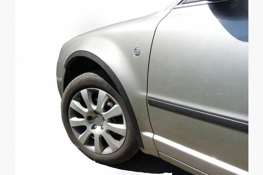 Skoda Yeti 2009–2017 Sada lemů blatníků (2013-2017, 6 ks, černé) Image