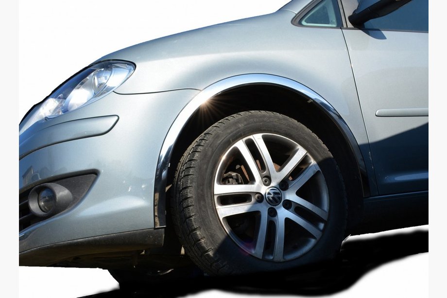 Volkswagen Touran 2003–2010 Nerezové lišty na lemy blatníků (4 ks) 2003–2006 Image