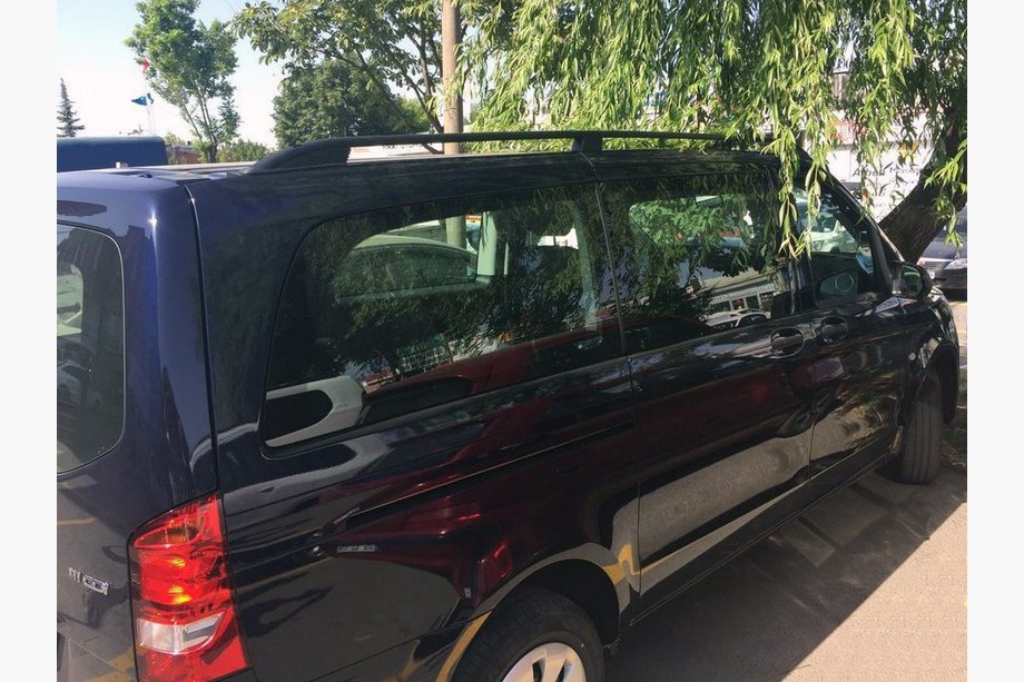 Mercedes Viano 2004–2014 Černé střešní podélníky Skyport (celokovové) Image
