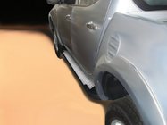 Mitsubishi L200 2015–2024 Boční nášlapy Allmond Grey (2 ks, hliník) fotografie 5