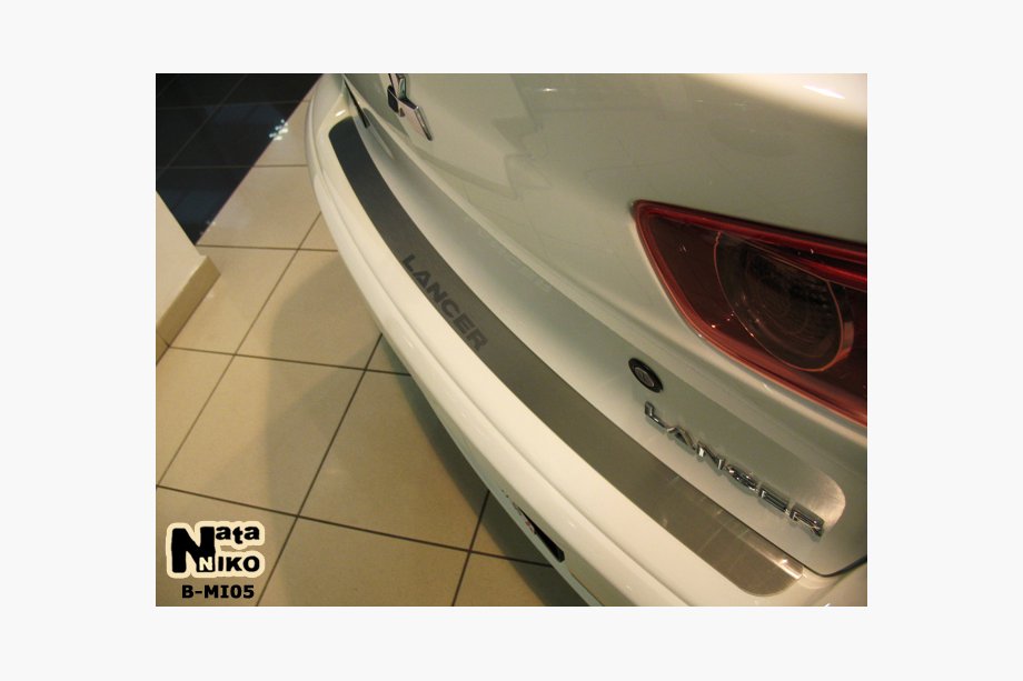 Mitsubishi Lancer X 2008– Nerezová lišta na zadní nárazník bez ohybu SD Натанико Image
